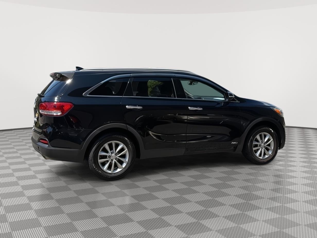 Used 2016 Kia Sorento LX with VIN 5XYPGDA33GG019592 for sale in Milford, CT