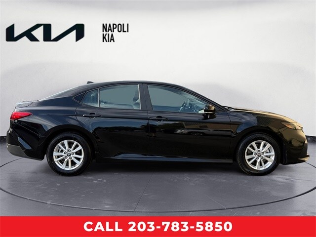 2025 Toyota Camry Hybrid photo 2