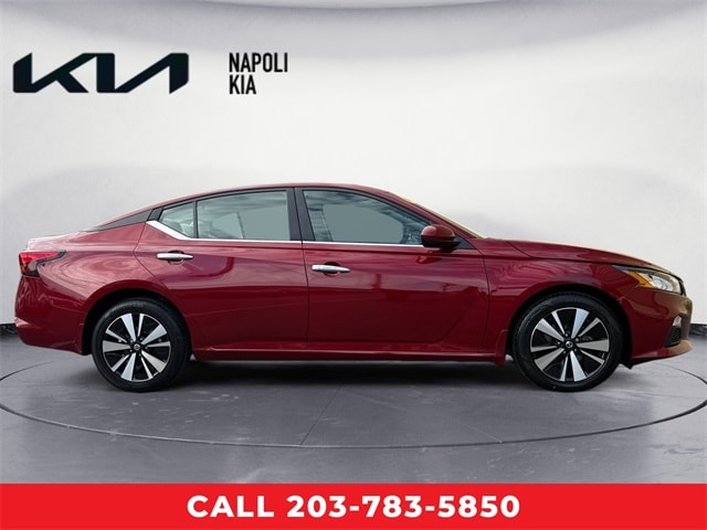 Used 2022 Nissan Altima SV with VIN 1N4BL4DW0NN304158 for sale in Milford, CT