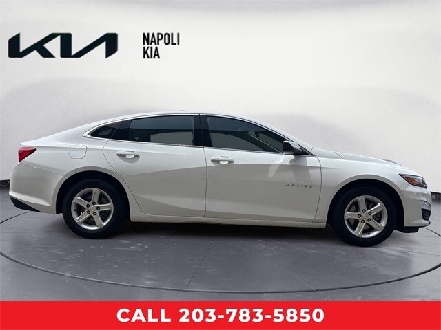 2020 Chevrolet Malibu LS photo 2