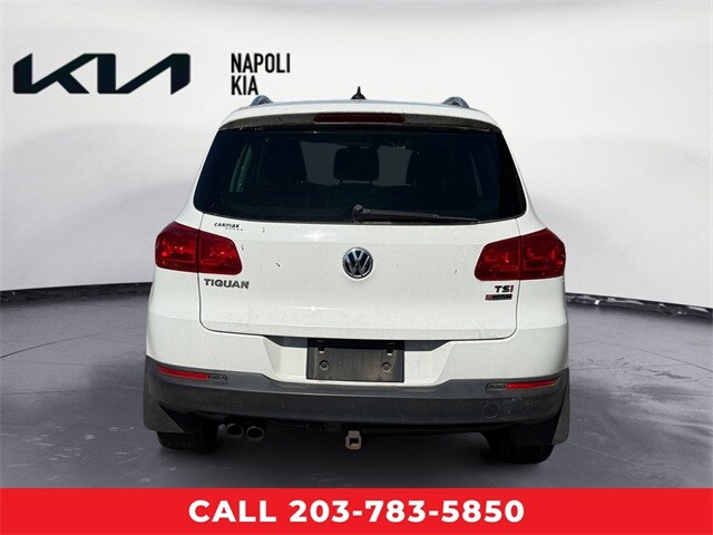 2017 Volkswagen Tiguan Wolfsburg Edition photo 3