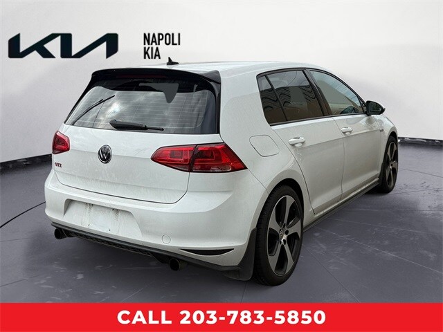 2016 Volkswagen Golf GTI SE Performance photo 3