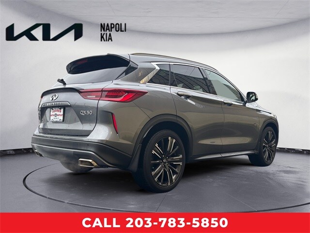 2022 Infiniti QX50 Luxe photo 3