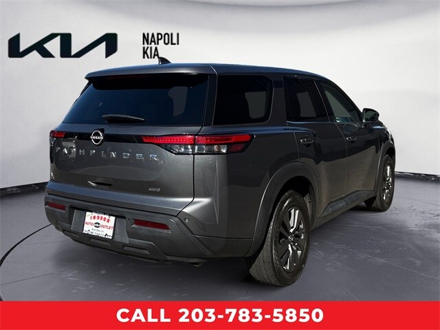 2022 Nissan Pathfinder S photo 3