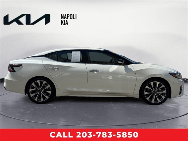2023 Nissan Maxima Platinum photo 2