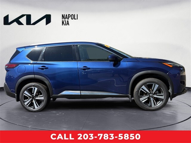 2023 Nissan Rogue SL photo 2