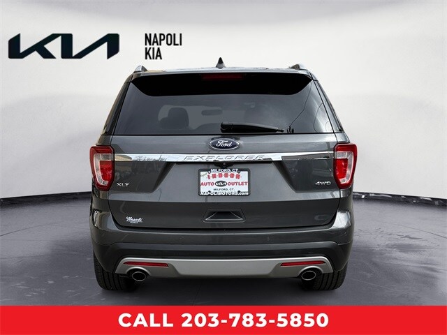 2016 Ford Explorer XLT photo 4