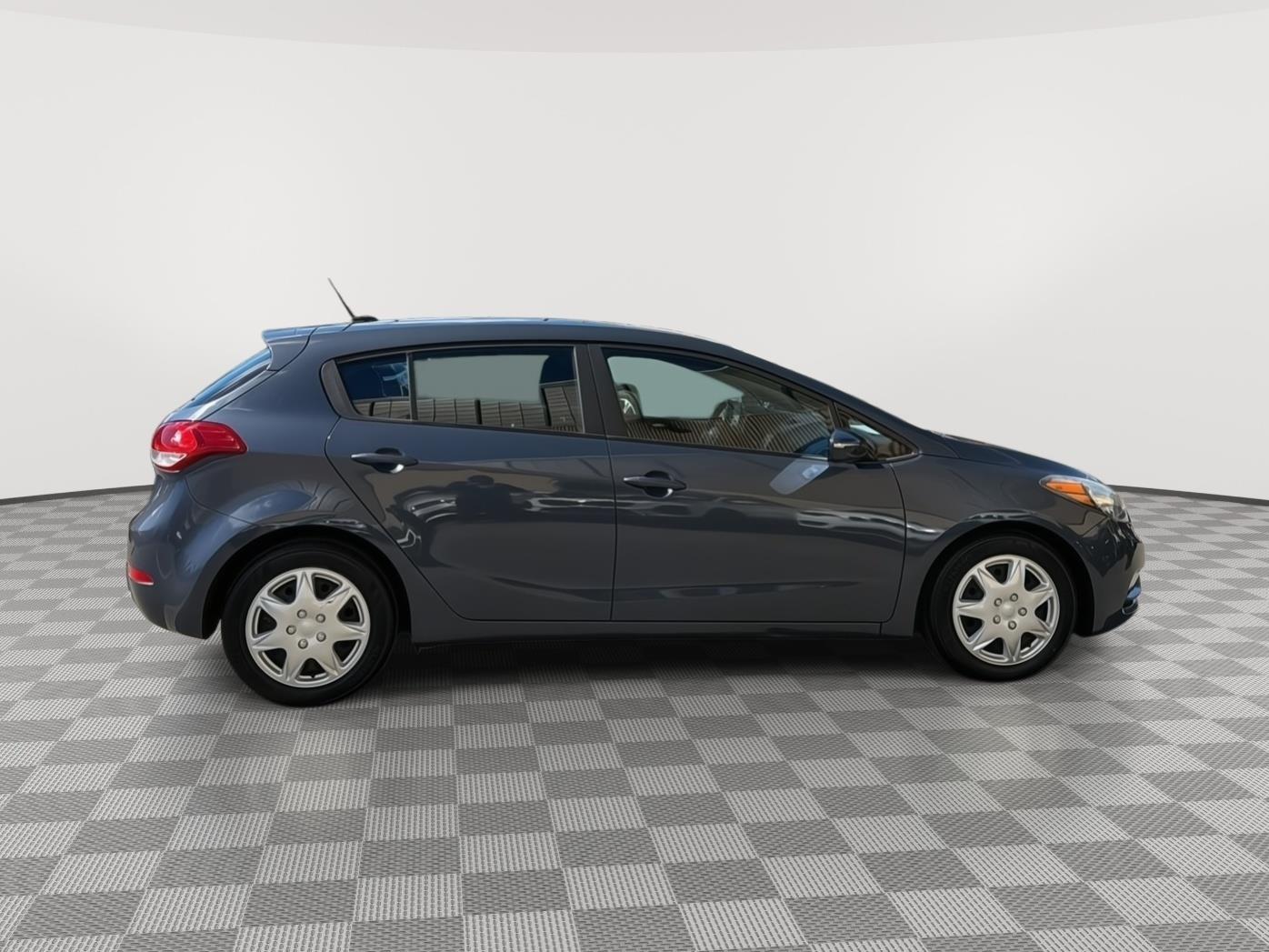 Used 2016 Kia Forte5 LX with VIN KNAFK5A84G5622424 for sale in Milford, CT