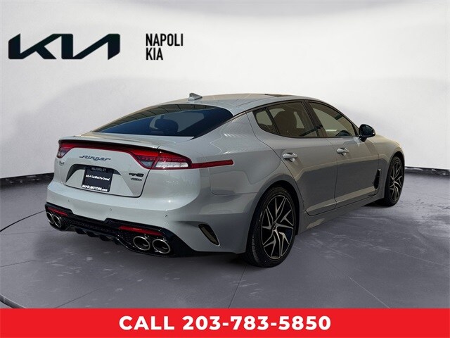 2022 Kia Stinger GT-Line photo 3