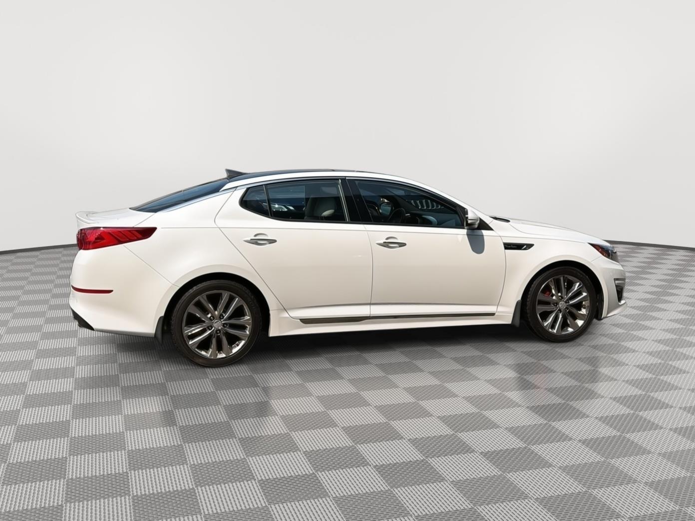 Used 2015 Kia Optima SXL with VIN 5XXGR4A68FG377925 for sale in Milford, CT