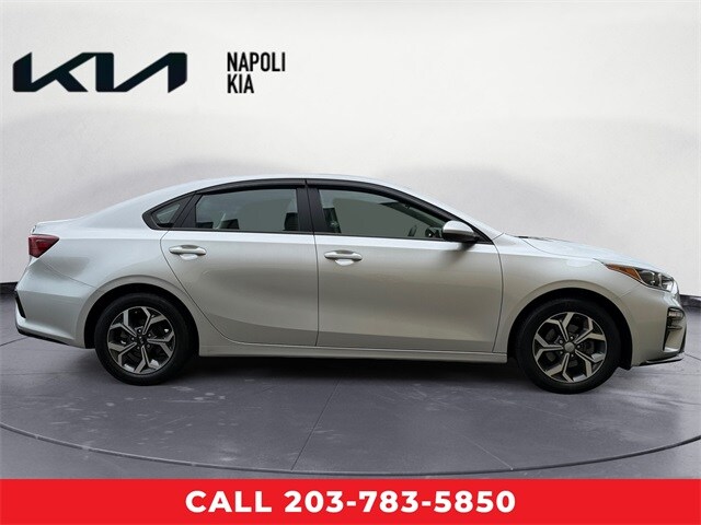 2019 Kia Forte LXS photo 2