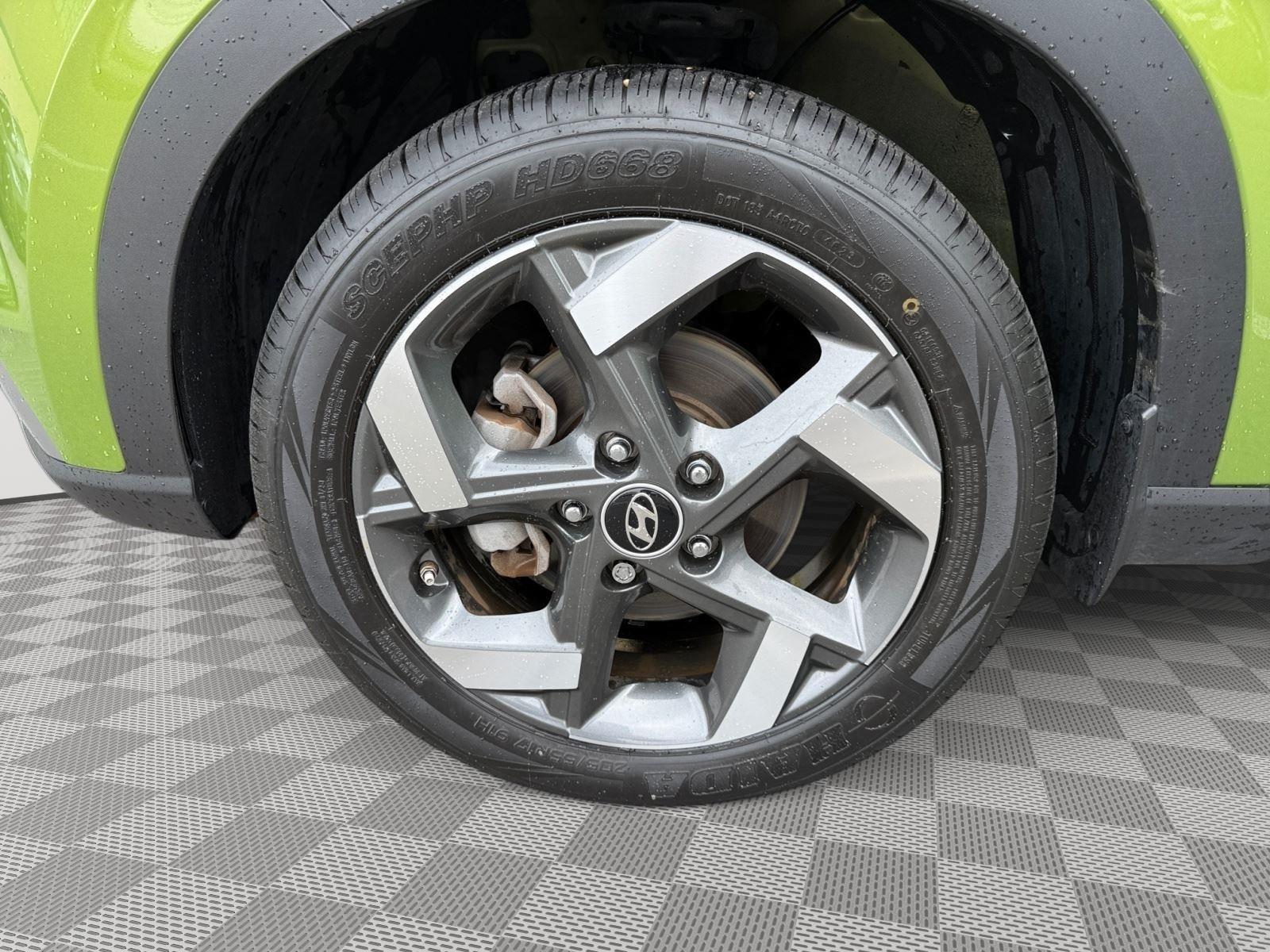 2023 Hyundai Venue SEL - Photo 14