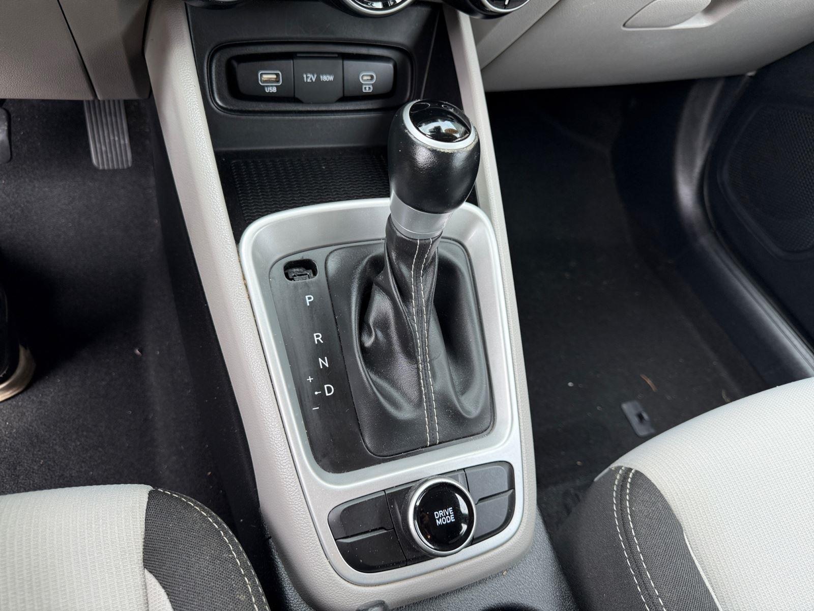 2023 Hyundai Venue SEL - Photo 16