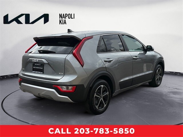 2024 Kia Niro LX photo 2