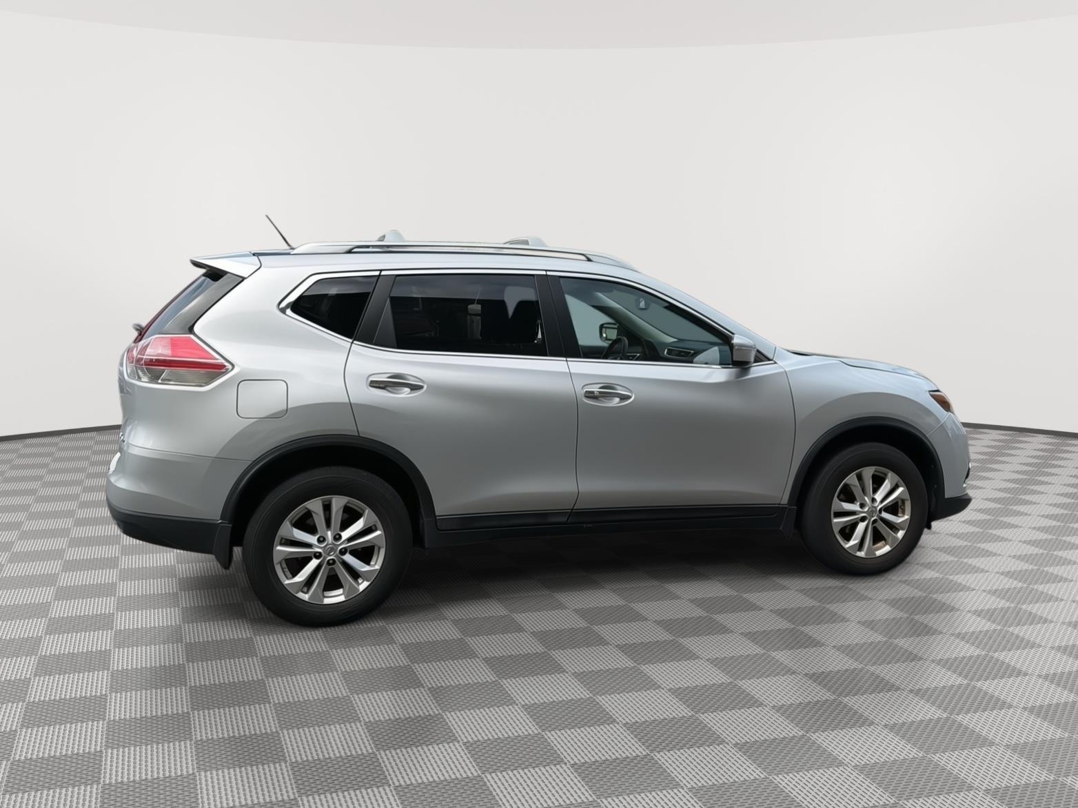Used 2014 Nissan Rogue SV with VIN 5N1AT2MV4EC830334 for sale in Milford, CT