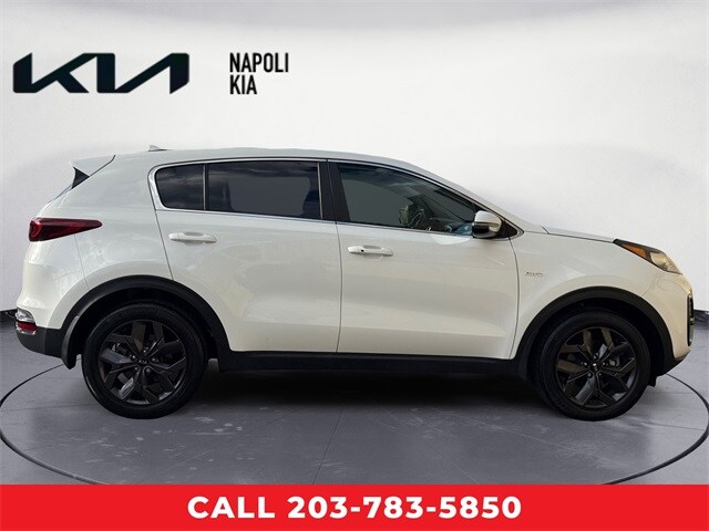 2022 Kia Sportage LX photo 2