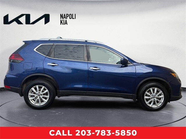 2020 Nissan Rogue SV photo 2