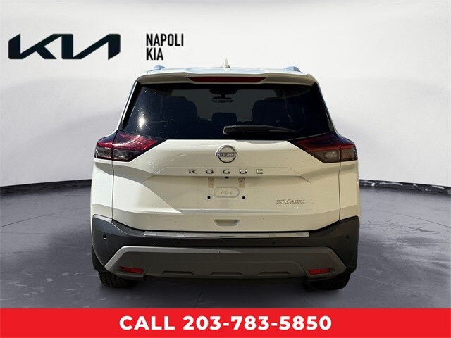 2022 Nissan Rogue SV photo 4