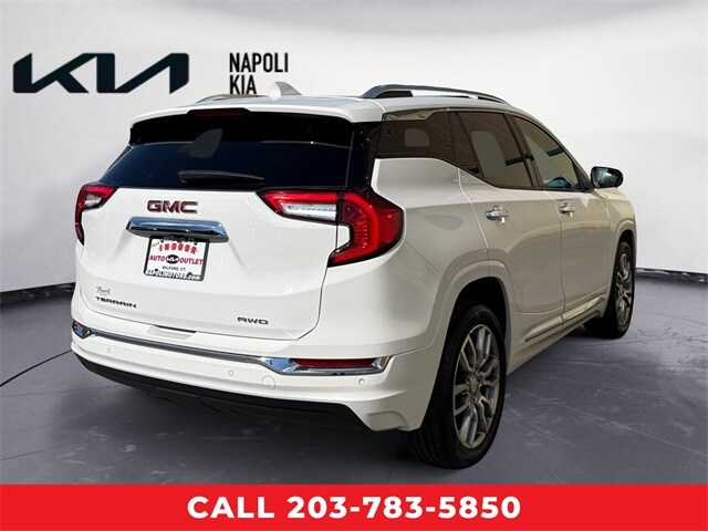 2022 Gmc Terrain Denali photo 2