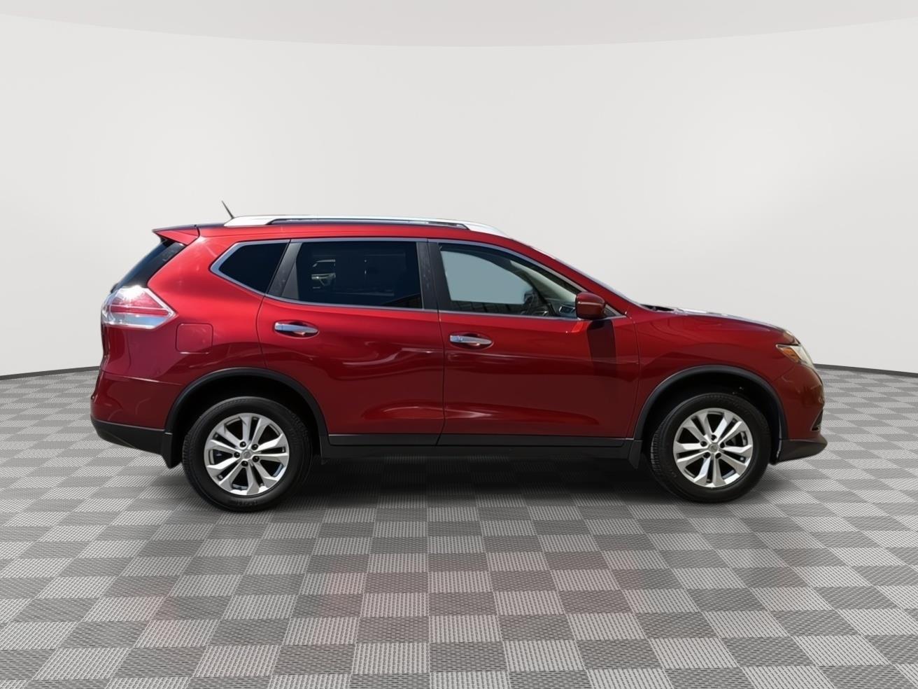 Used 2015 Nissan Rogue SV with VIN KNMAT2MVXFP556345 for sale in Milford, CT