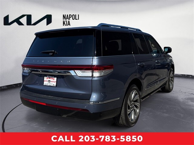 2023 Lincoln Navigator Reserve photo 2