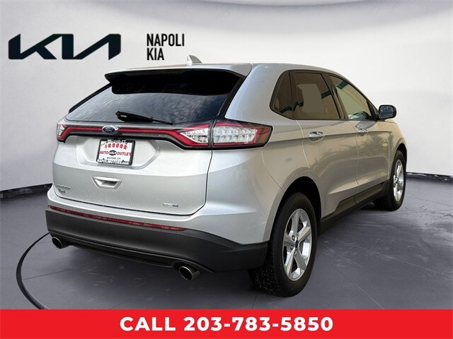 2016 Ford Edge SE photo 3
