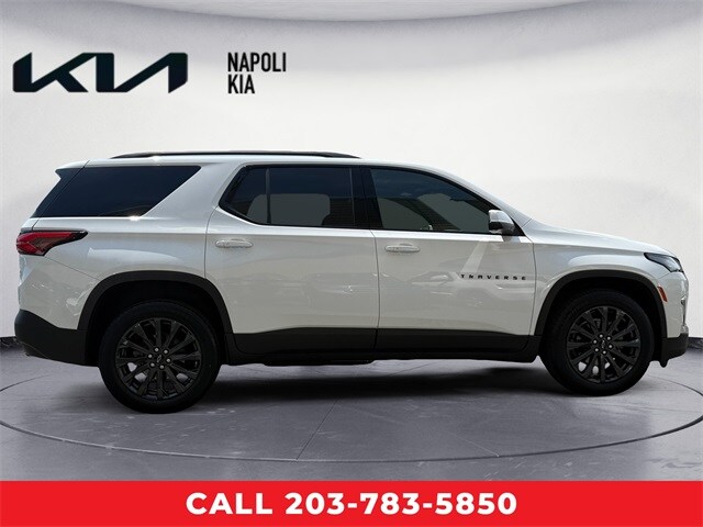2023 Chevrolet Traverse RS photo 2