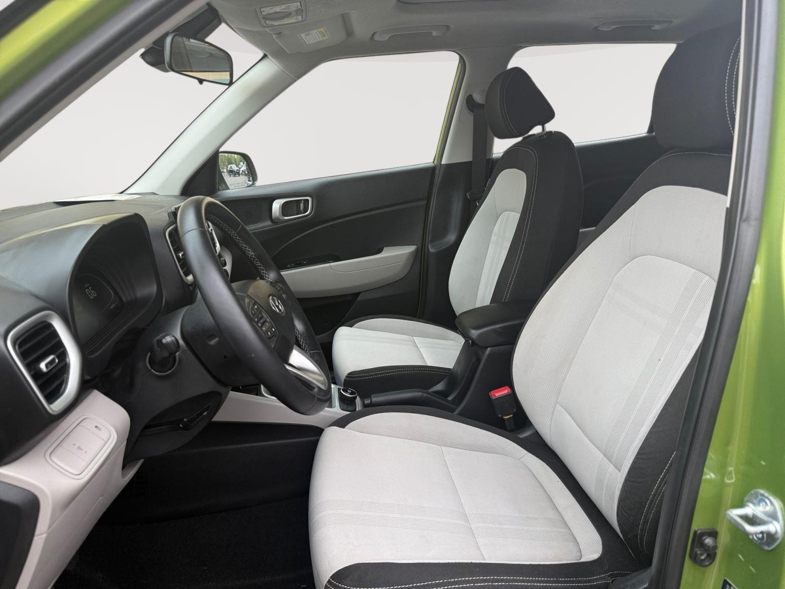 2023 Hyundai Venue SEL - Photo 9