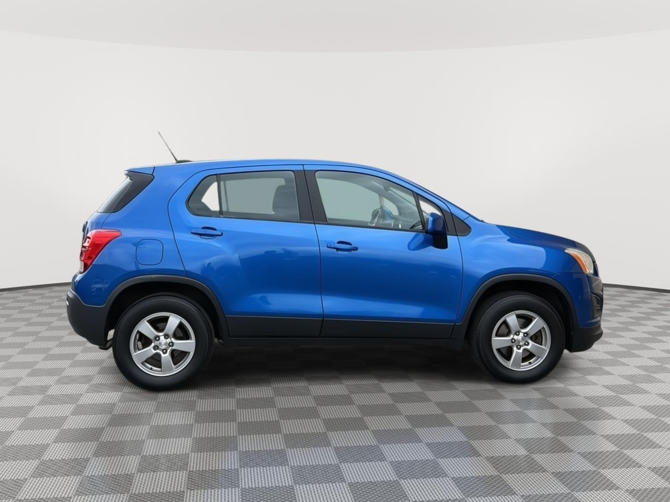 Used 2016 Chevrolet Trax LS with VIN KL7CJNSB5GB565166 for sale in Milford, CT
