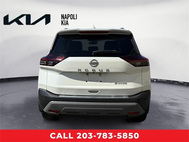 2023 Nissan Rogue SV photo 4