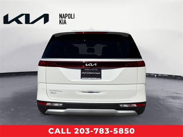 2024 Kia Carnival LX photo 3