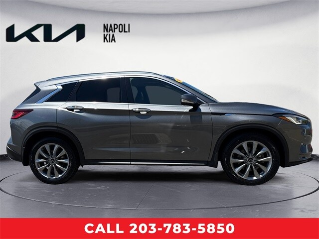 2022 Infiniti QX50 Luxe photo 2