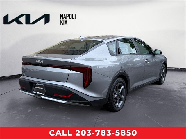 2025 Kia K4 LXS photo 3