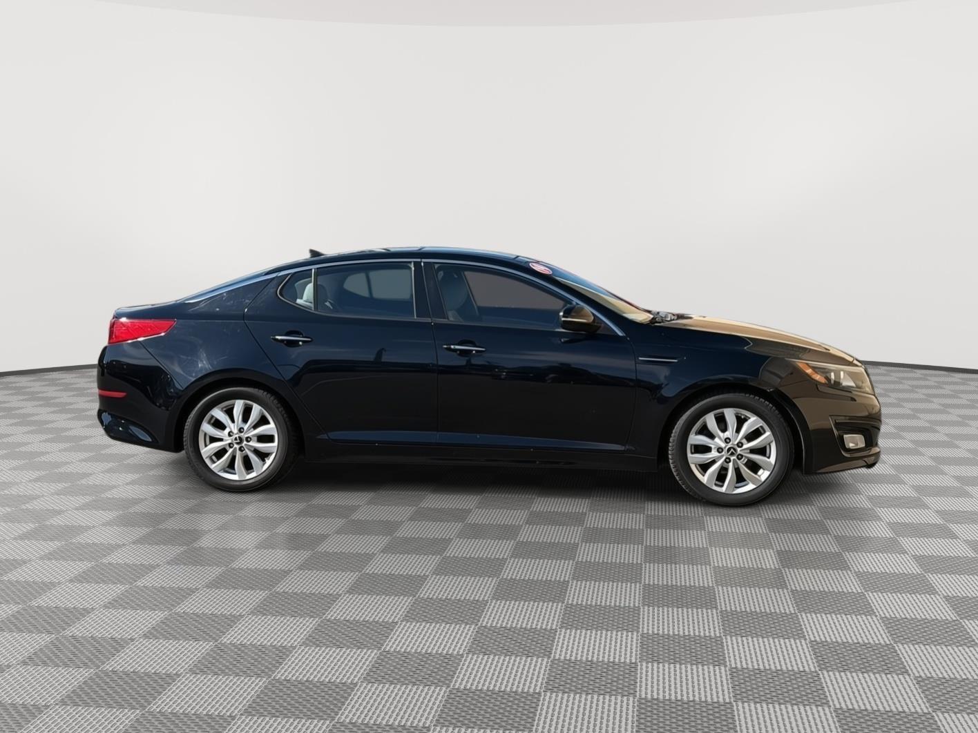 Used 2014 Kia Optima EX with VIN 5XXGN4A7XEG272077 for sale in Milford, CT