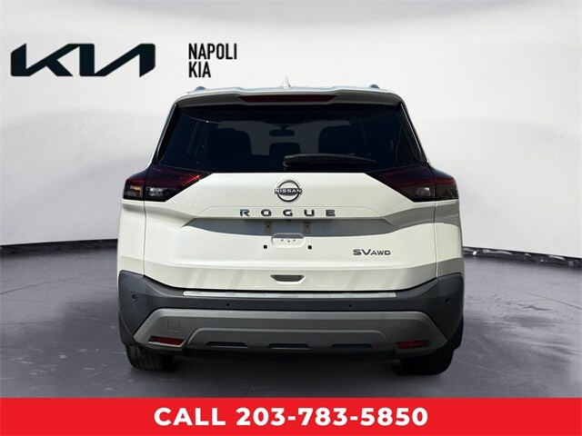 2022 Nissan Rogue SV photo 2