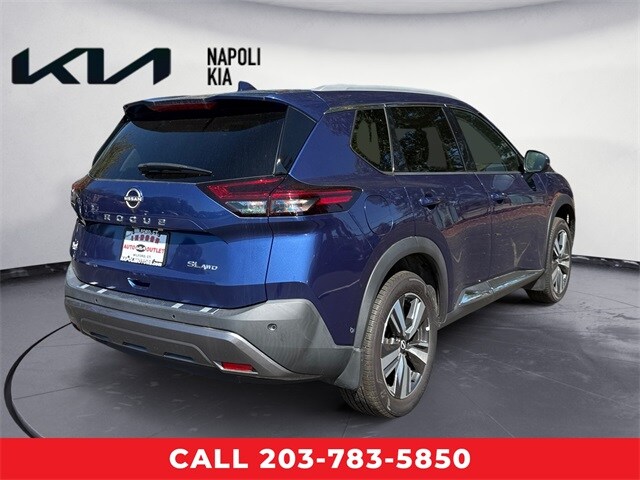 2022 Nissan Rogue SL photo 3