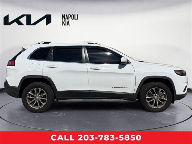 2020 Jeep Cherokee Latitude photo 2
