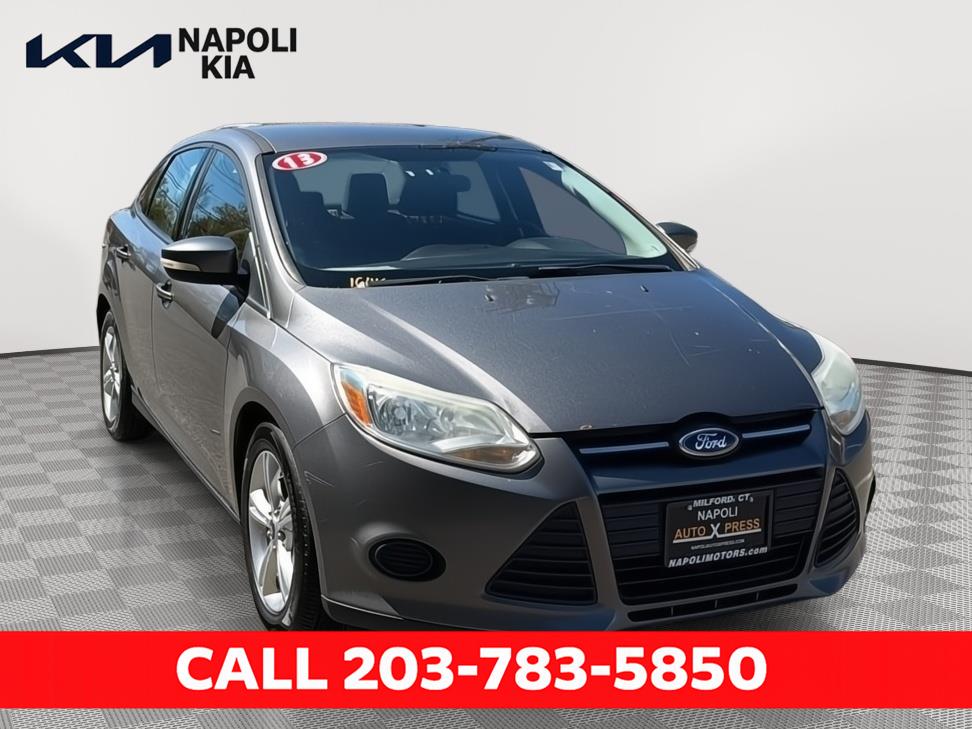 2013 Ford Focus Sedan SE's photo