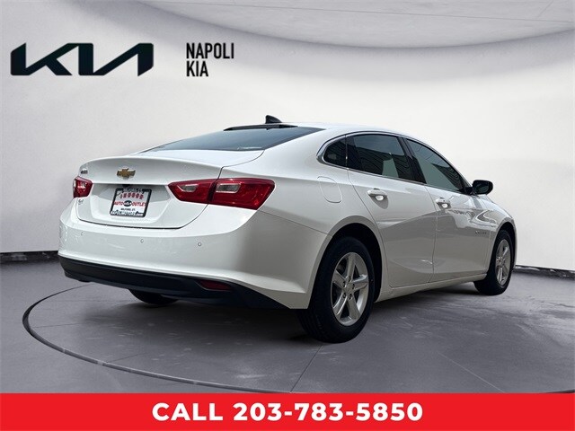 2020 Chevrolet Malibu LS photo 3