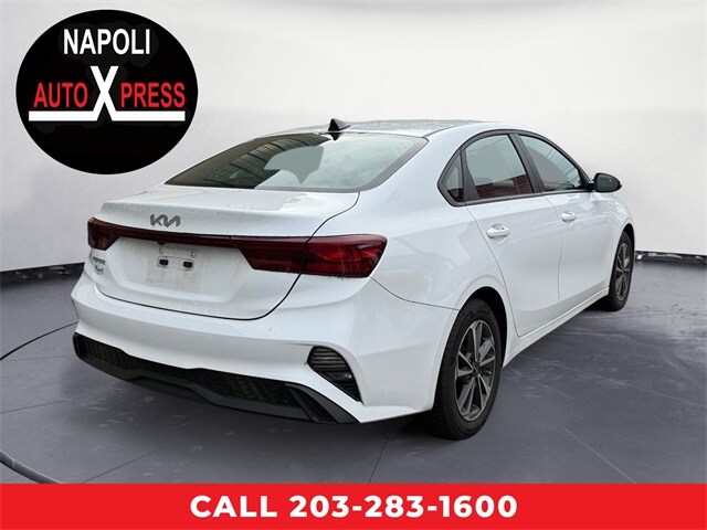 2023 Kia Forte LXS photo 3