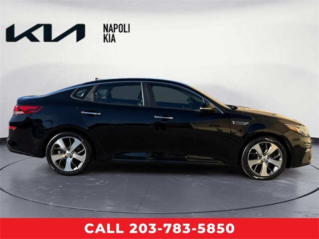2019 Kia Optima S photo 2