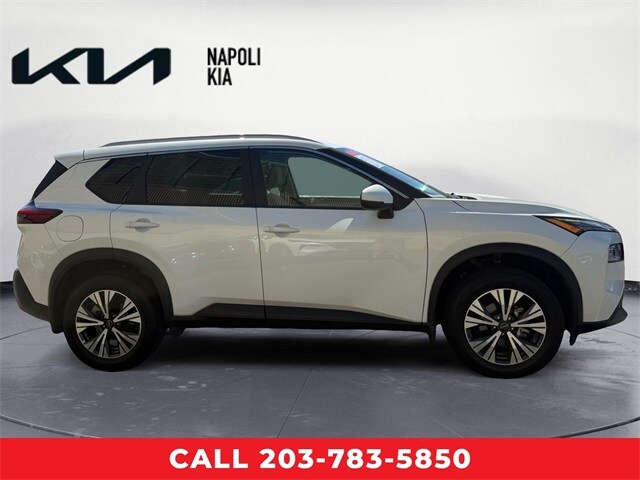 2023 Nissan Rogue SV photo 2