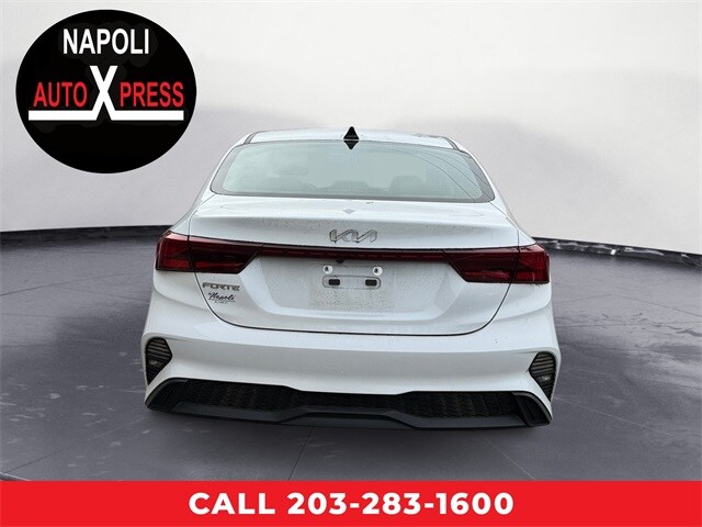 2023 Kia Forte LXS photo 4