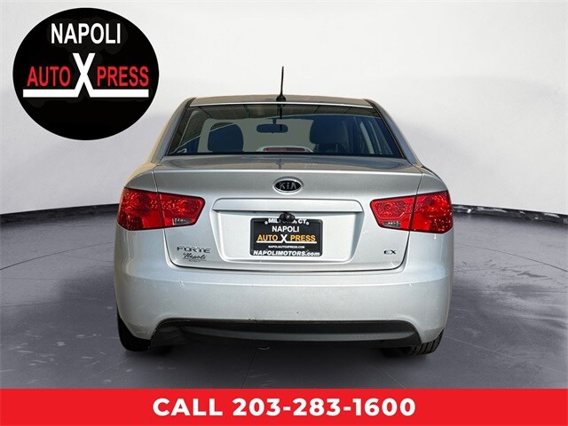 2012 Kia Forte EX photo 2