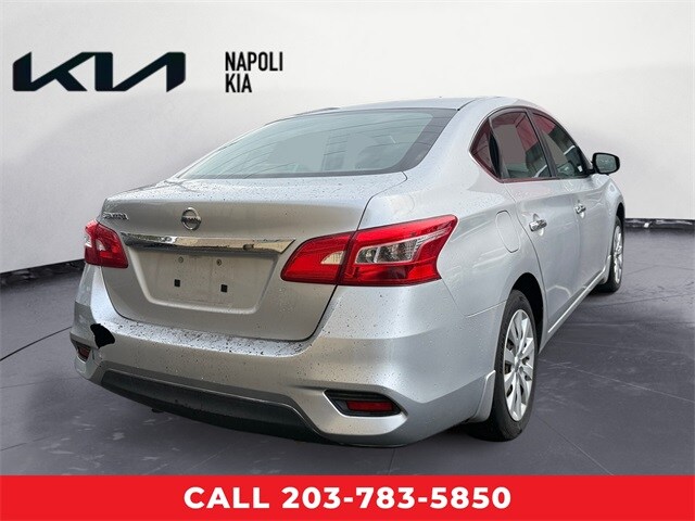 2017 Nissan Sentra S photo 3
