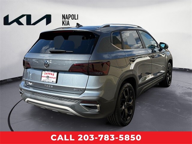 2022 Volkswagen Taos SE photo 3