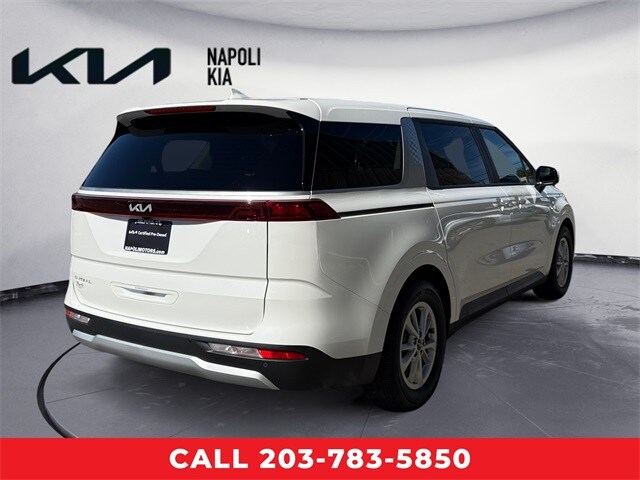 2024 Kia Carnival LX photo 2