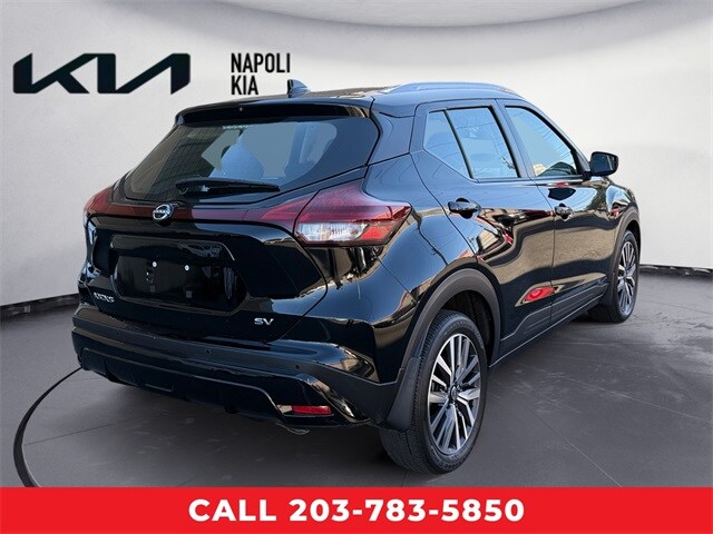 2023 Nissan Kicks SV photo 3