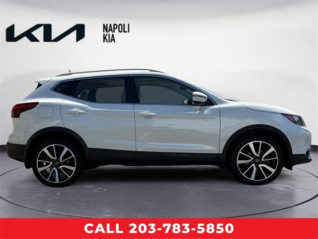 2019 Nissan Rogue Sport SL photo 2