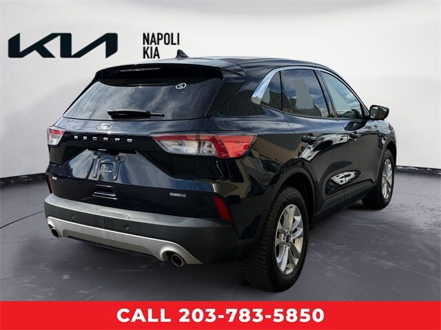 2021 Ford Escape SE Hybrid photo 3